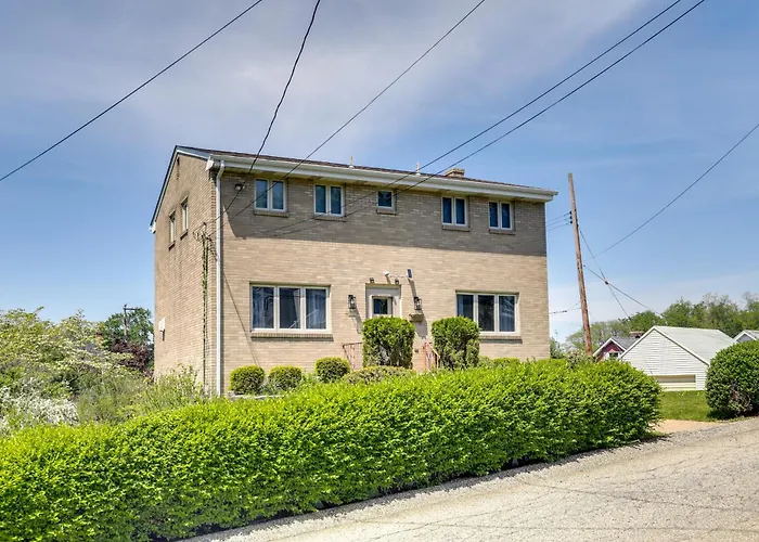 Pittsburgh Vacation Rental 3 Mi To Downtown!