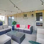 Pittsburgh Vacation Rental 3 Mi To Downtown!